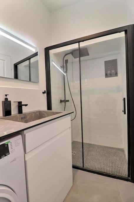 Unique Loft Apartment Located 15 Minutes From The Champs Elysees Saint-Ouen  Kültér fotó